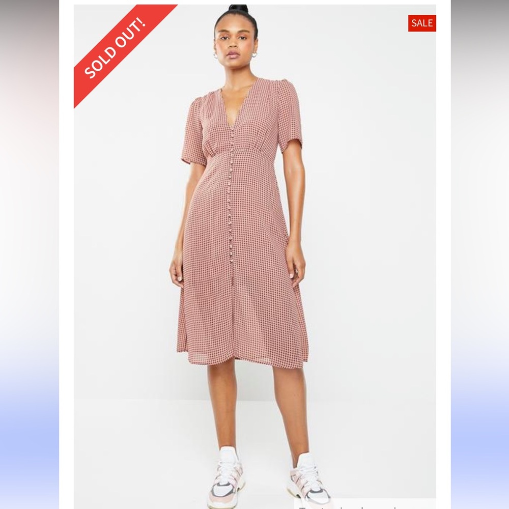 Elegant Pink Button-Down Dress